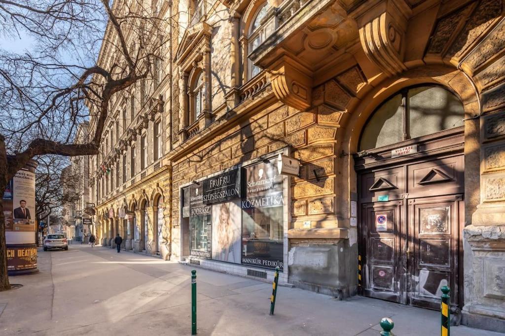Jozsef-Corvin Central Budapeszt Zewnętrze zdjęcie